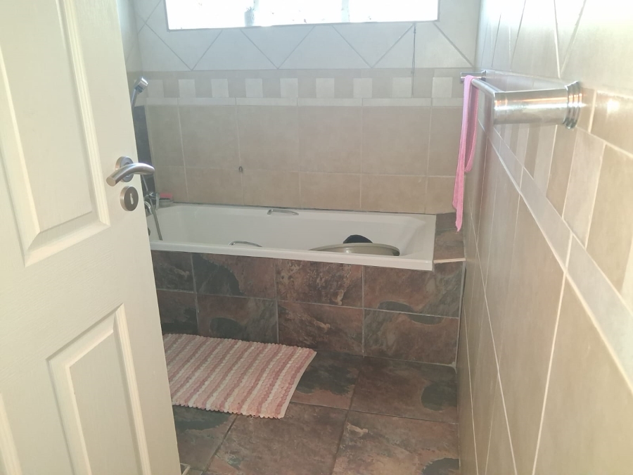 To Let 3 Bedroom Property for Rent in Chiselhurst Eastern Cape